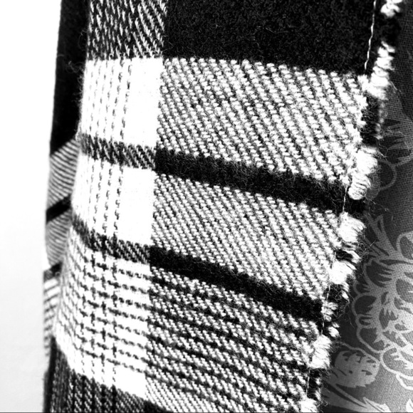 Express Large Plaid/Checkered Black & White Fringed Wrap/Scarf. - Picture 6 of 14